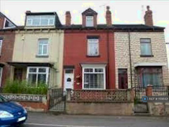 4 Bedroom Terraced House To Rent In Salisbury View, Leeds, LS12