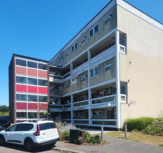 2 Bedroom Maisonette To Rent In Hood Road, Southampton, SO18