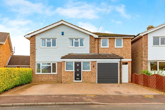 4 Bedroom Detached House For Sale In Winston Drive, Isham, Kettering, NN14