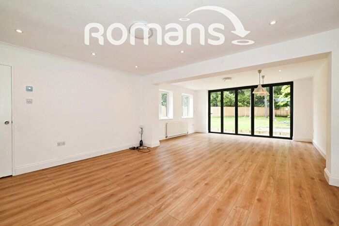 3 Bedroom Detached House To Rent In Shaftesbury Close, RG12