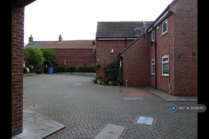 2 Bedroom End Of Terrace House To Rent In St James Court, Hull, HU7