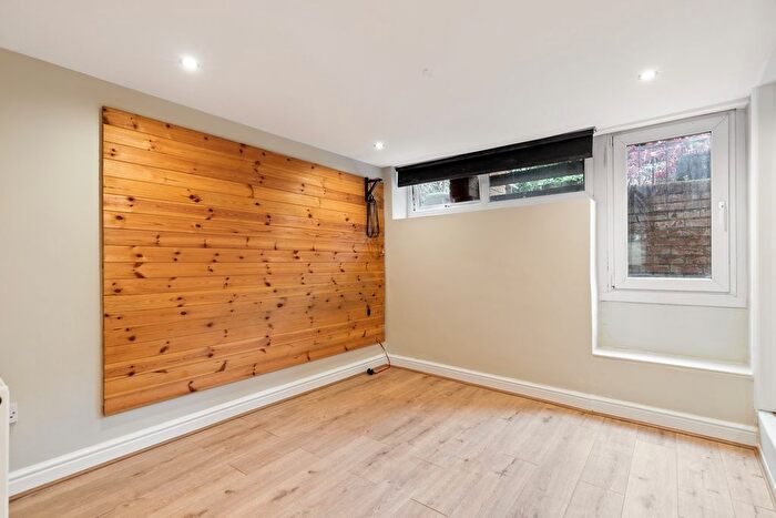 1 Bedroom Flat For Sale In Saxon Street, Dover, Dover, CT17