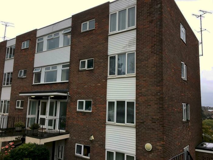2 Bedroom Flat To Rent In Westover Gardens, Bristol, BS9