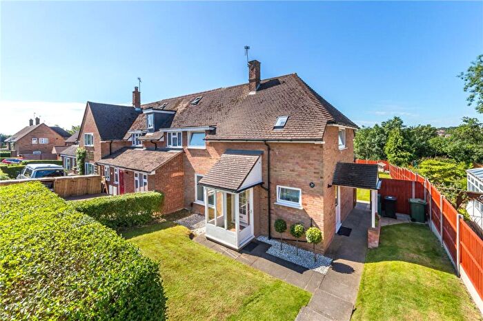 3 Bedroom Semi-Detached House To Rent In Harpenden, AL5