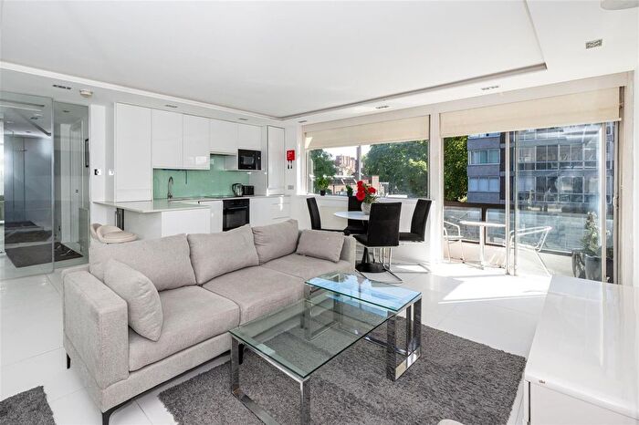 2 Bedroom Flat To Rent In The Quadrangle (rd Floor), Cambridge Square, London, W2