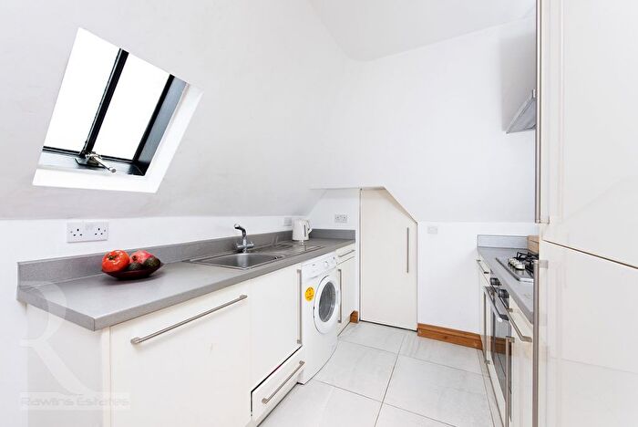 1 Bedroom Flat To Rent In Ossulton Way, London, N2