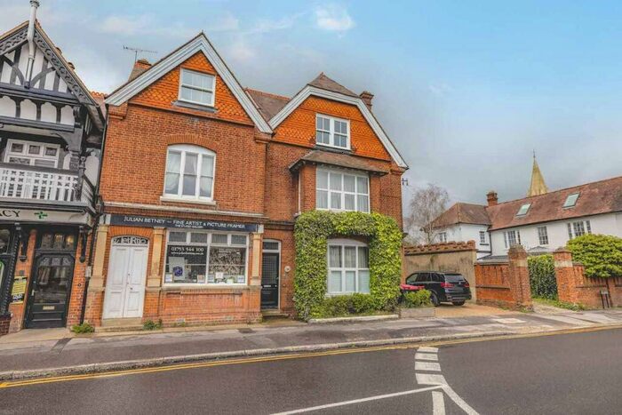 2 Bedroom Apartment For Sale In The Green, Datchet, SL3