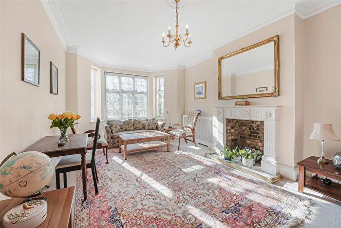 4 Bedroom Flat For Sale In Clifton Court, Northwick Terrace, NW8