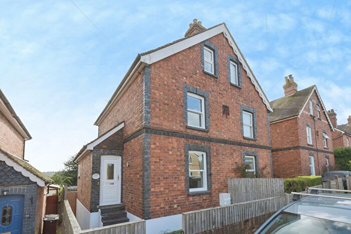 4 Bedroom Semi Detached House For Sale In Colebrook Road, Tunbridge Wells, Kent, TN4