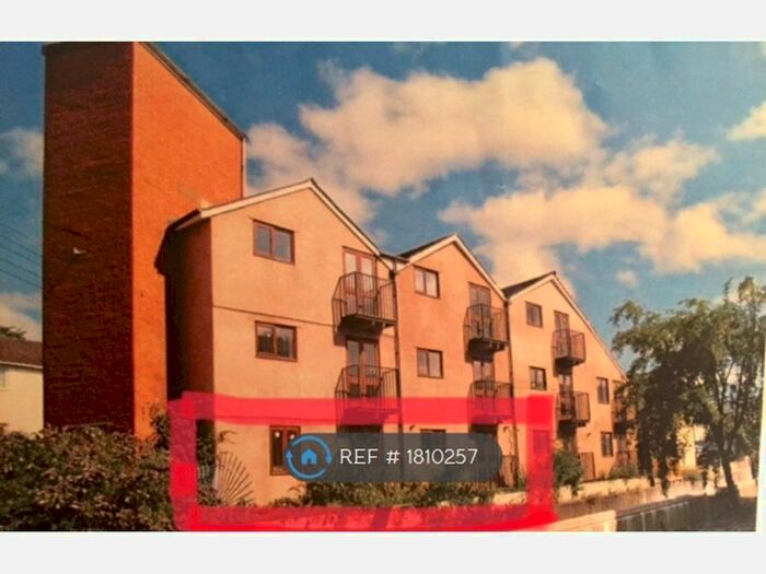 2 Bedroom Flat To Rent In River View, Tiverton, EX16