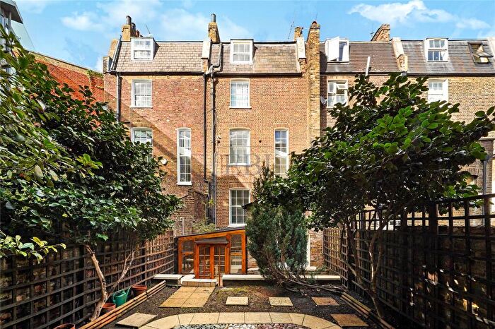 4 Bedroom Terraced House For Sale In Commercial Road, London, E14
