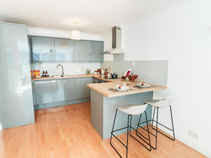 1 Bedroom Flat To Rent In Apt, Woodhouse Plaza #, LS3