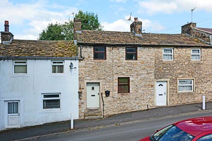 1 Bedroom Cottage For Sale In Dotcliffe Road, Kelbrook, BB18