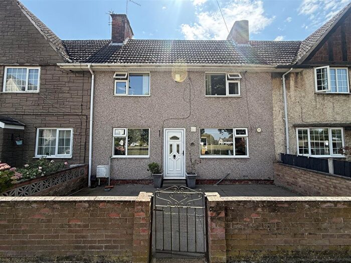 3 Bedroom Terraced House To Rent In The Park, Woodlands, Doncaster, DN6