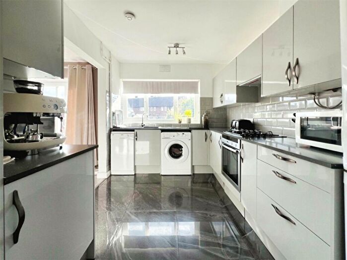 3 Bedroom End Of Terrace House For Sale In Fens Way, Swanley, Kent, BR8