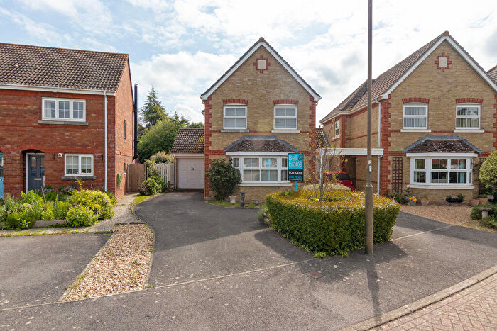 3 Bedroom Detached House For Sale In Pipers Mead, Chichester, PO20