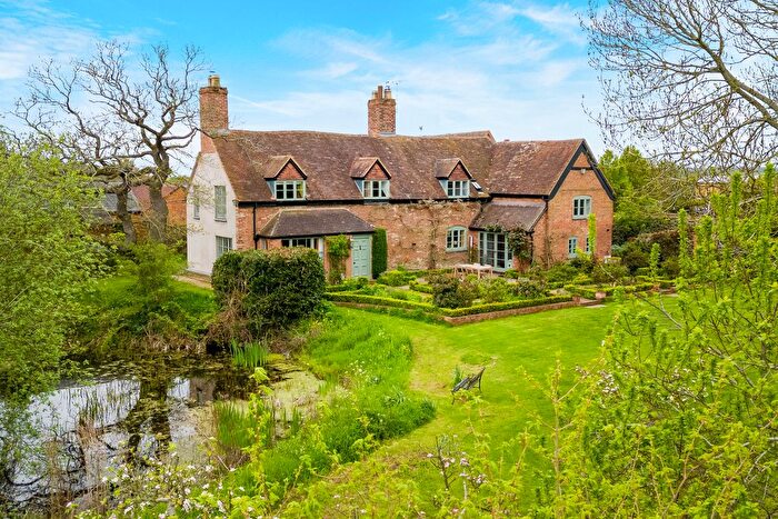 5 Bedroom Detached House To Rent In Fosse Way, Hunningham, Warwickshire, CV33