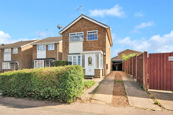 3 Bedroom Detached House For Sale In Somerford Road, Wellingborough, NN8