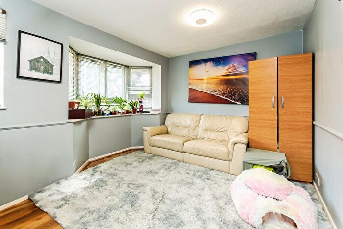 1 Bedroom Flat For Sale In Muggeridge Close, South Croydon, CR2