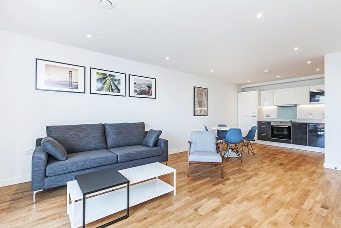 2 Bedroom Flat To Rent In Tinderbox House, Deptford, SE8