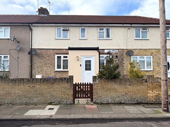 3 Bedroom Terraced House For Sale In Stanhope Road, Greenford, UB6