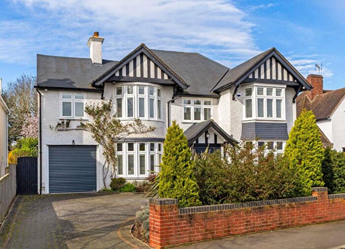 5 Bedroom Detached House For Sale In Battlefield Road, St. Albans, AL1