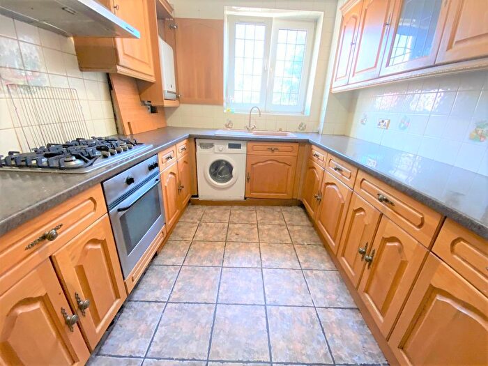 2 Bedroom Flat To Rent In Calder Court, Riverside Close, Essex, RM1