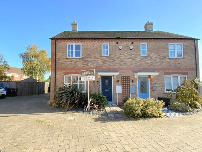 3 Bedroom Semi-Detached House For Sale In Boundary Farm Court, Scartho, DN33