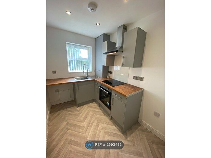 2 Bedroom Flat To Rent In Crow Lane West, Newton-Le-Willows, WA12