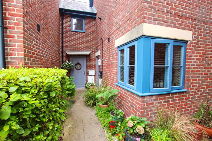 3 Bedroom Duplex For Sale In Lyric Place, Lymington, SO41