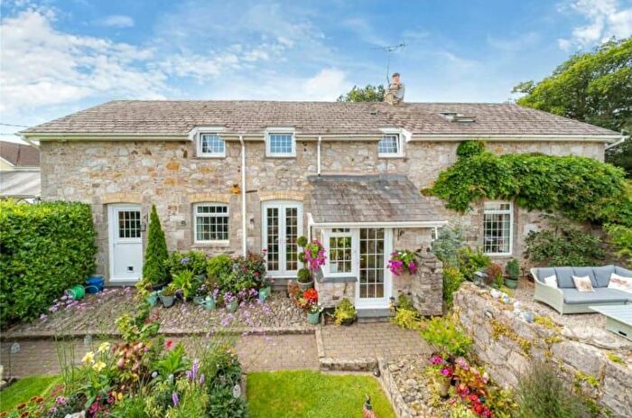 3 Bedroom Detached House For Sale In Teigngrace, Newton Abbot, TQ12