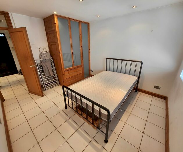 1 Bedroom Flat To Rent In Burns House, N16