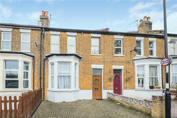 3 Bedroom Terraced House For Sale In Bensham Grove, Thornton Heath, CR7