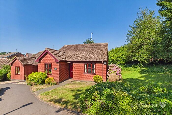 2 Bedroom Semi-Detached Bungalow For Sale In Holly Green, Burton-on-Trent, DE15