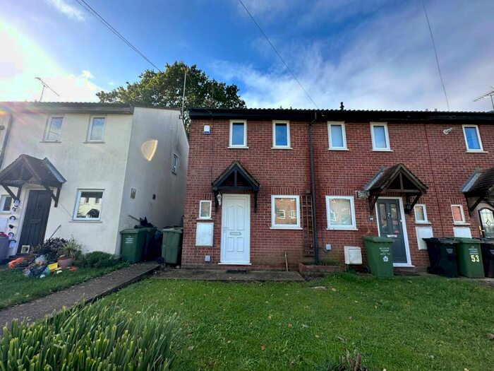 2 Bedroom House To Rent In Montpelier Close, Billericay, Essex, CM12