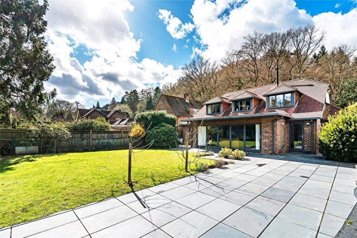 4 Bedroom Detached House For Sale In Midhurst Road, Haslemere, West Sussex, GU27