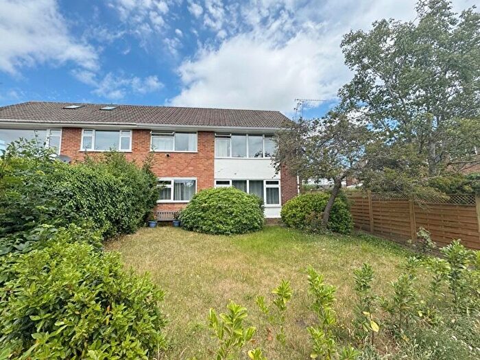 2 Bedroom Maisonette For Sale In Cookham, SL6