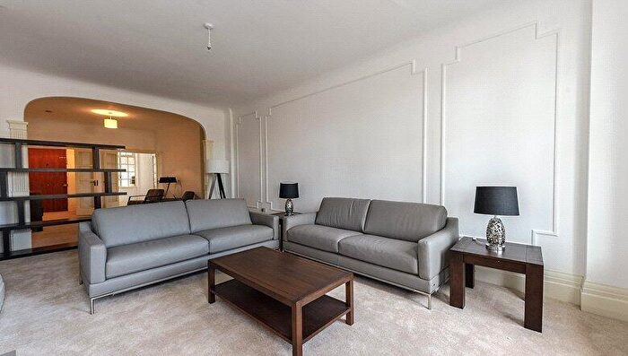 5 Bedroom Apartment To Rent In Park Road, London, NW8