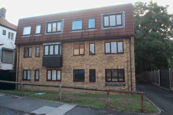 1 Bedroom Flat To Rent In Lincoln Court Gants Hill, IG2