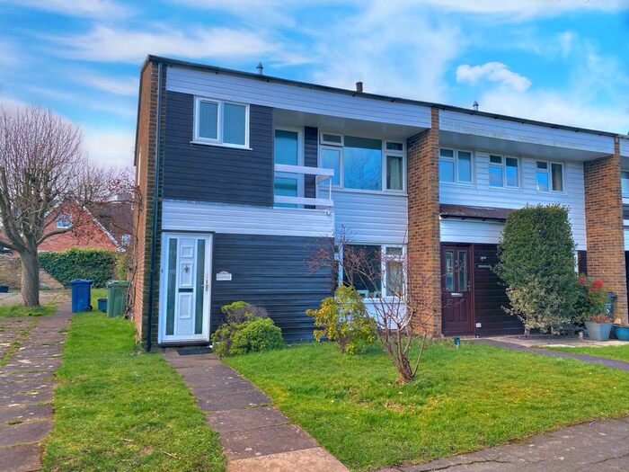 3 Bedroom End Of Terrace House To Rent In Glengil, Milton Lawns, Amersham, Buckinghamshire HP6