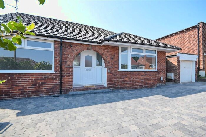 2 Bedroom Detached Bungalow To Rent In Aysgarth Avenue, Cheadle, SK8
