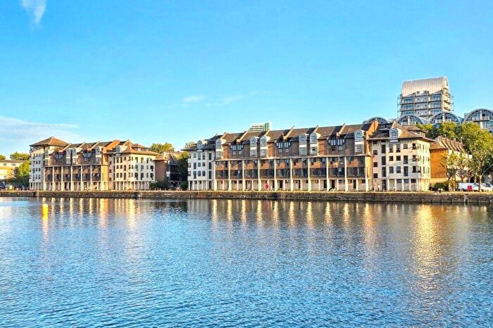 3 Bedroom Apartment For Sale In Swedish Quays, Rope Street, Surrey Docks, SE16