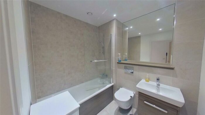 2 Bedroom Apartment To Rent In Dalgety Road, Edinburgh, Midlothian, EH7