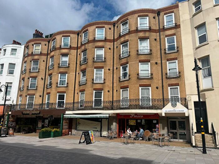 2 Bedroom Flat For Sale In Terminus Road, Eastbourne, BN21