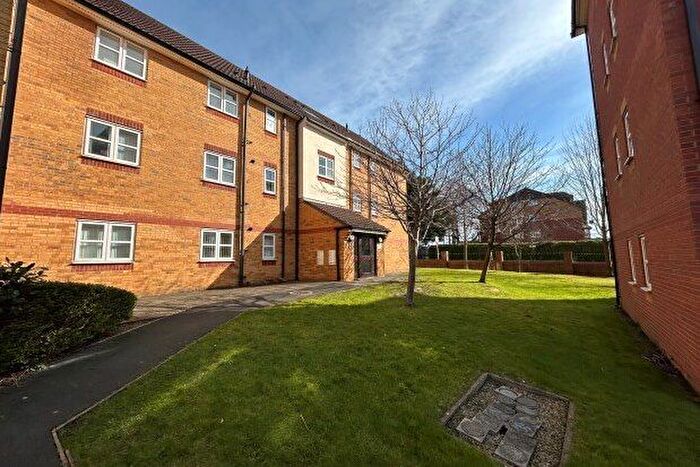 3 Bedroom Flat To Rent In Lentworth Court, Liverpool, L17