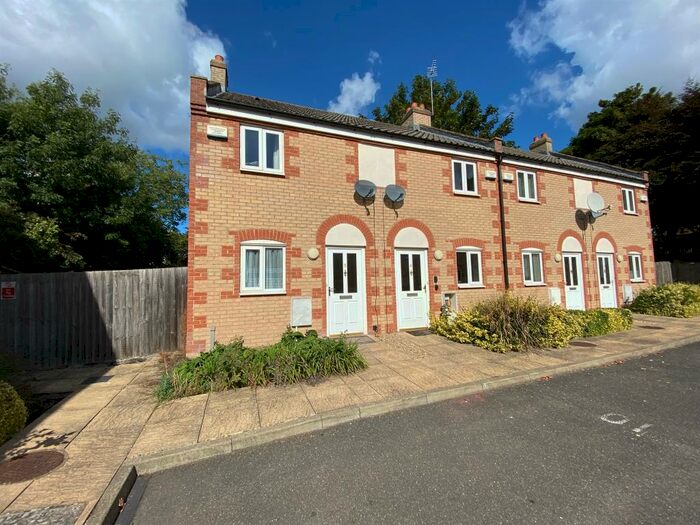 2 Bedroom House To Rent In Avenue Gardens, Thetford, IP24