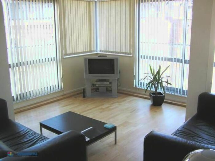 2 Bedroom Flat To Rent In West Street, Sheffield, South Yorkshire, Uk, S1