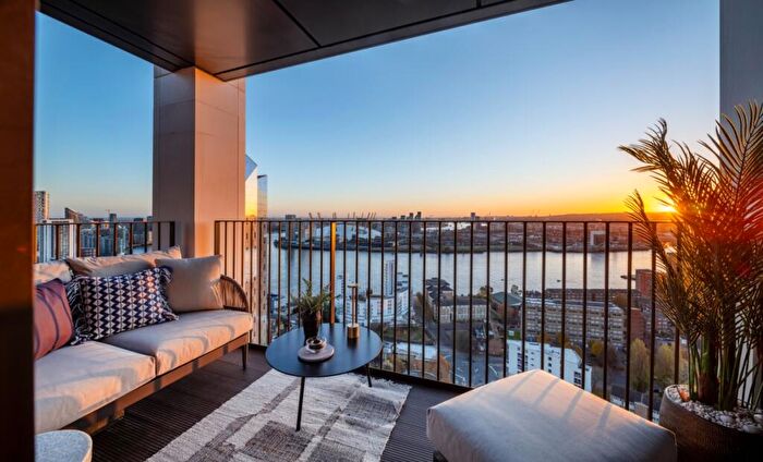 1 Bedroom Apartment To Rent In Marsh Wall Canary Wharf, E14