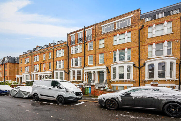 1 Bedroom Apartment To Rent In The Gardens, East Dulwich London, SE22