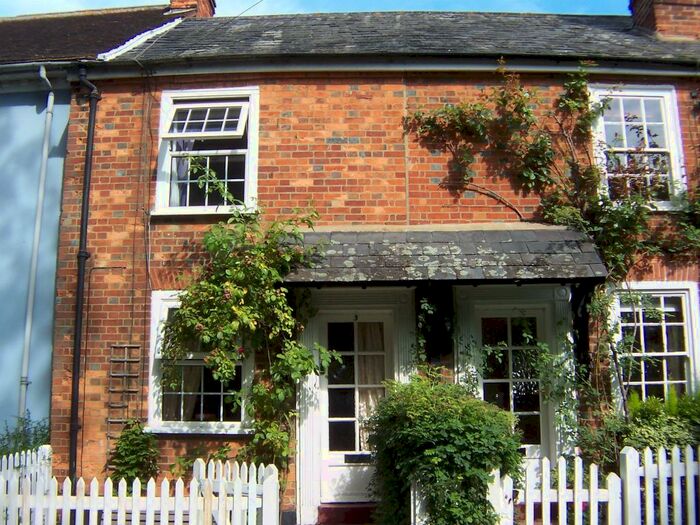 2 Bedroom Terraced House To Rent In George Street, Hunton, ME15